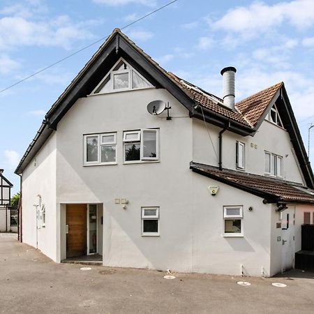 Central And Cosy Brockenhurst Flat Экстерьер фото
